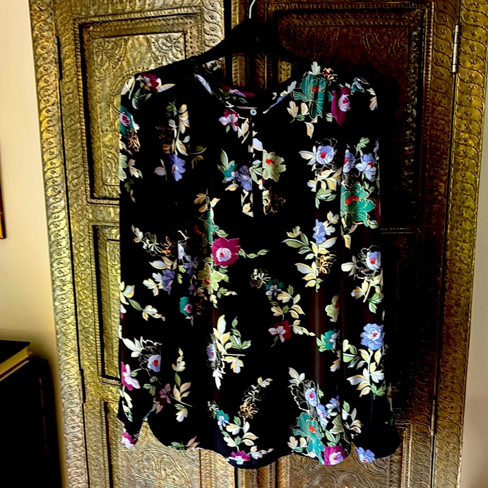 Back floral blouse - wear under suit